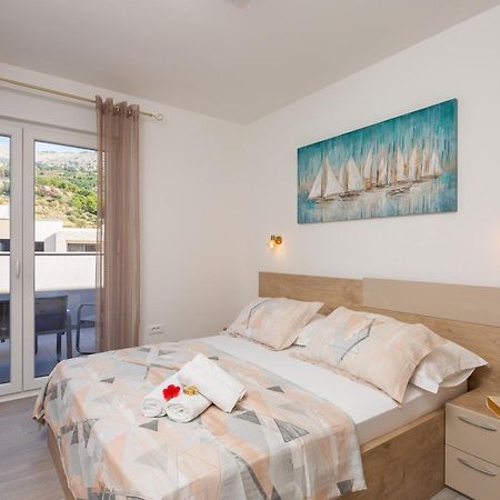 Mintos Luxury Resort Podstrana Rom bilde